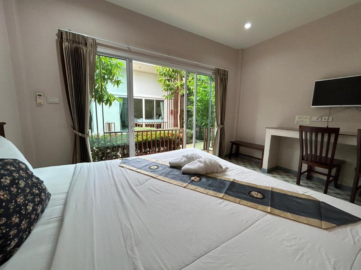 Baanloksouylokchay HHQ Quarto foto