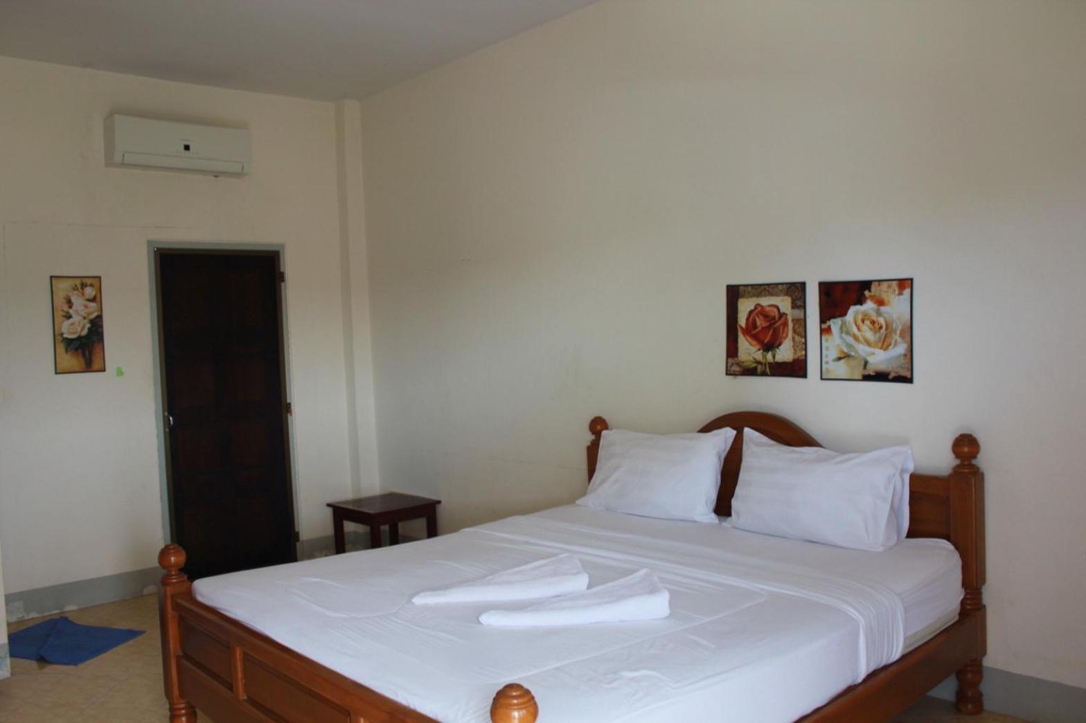 Baanloksouylokchay HHQ Quarto foto