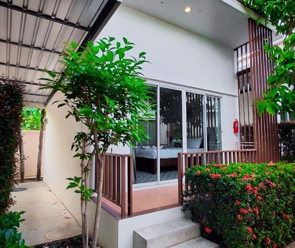 Baanloksouylokchay HHQ Quarto foto